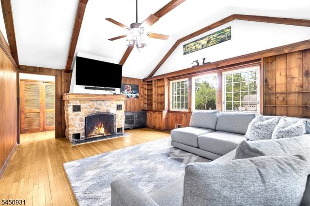 248 Johnston Dr, Watchung Boro, NJ 07069