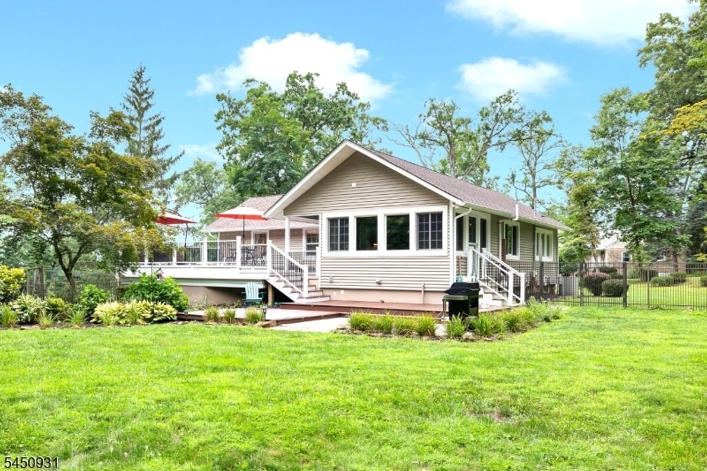 248 Johnston Dr, Watchung Boro, NJ 07069 — photo 2