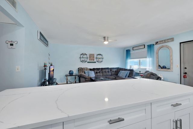 89 Flanders Way B, Delray Beach, FL 33484