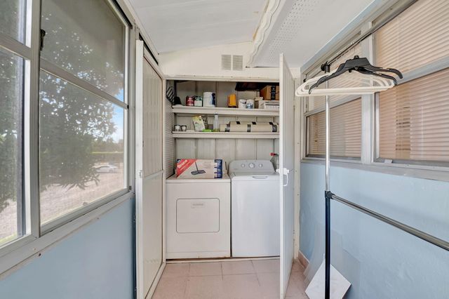 89 Flanders Way B, Delray Beach, FL 33484