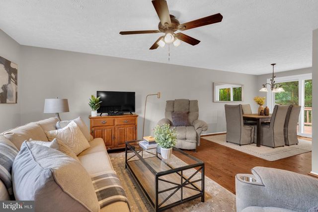 8417 GREAT LAKE LN, Springfield, VA 22153