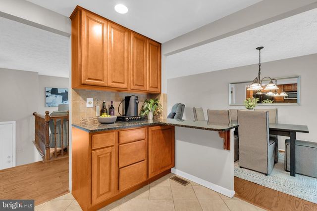 8417 GREAT LAKE LN, Springfield, VA 22153