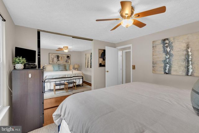 8417 GREAT LAKE LN, Springfield, VA 22153