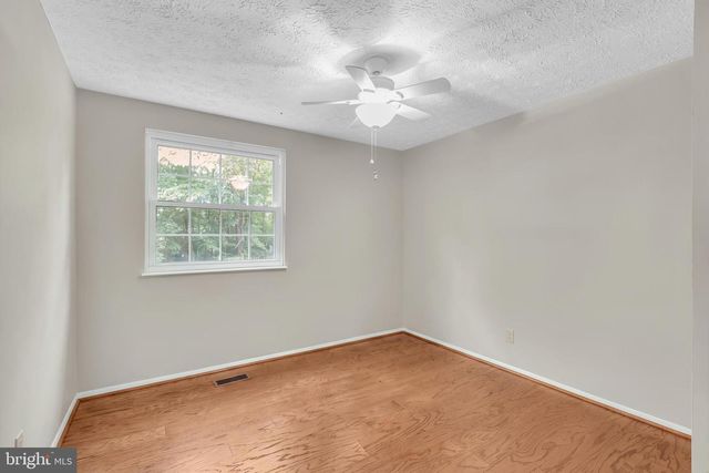 8417 GREAT LAKE LN, Springfield, VA 22153