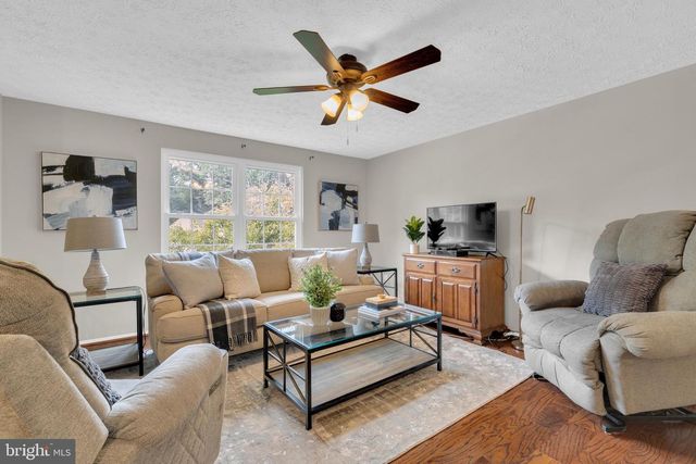 8417 GREAT LAKE LN, Springfield, VA 22153