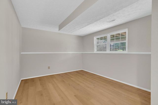 8417 GREAT LAKE LN, Springfield, VA 22153