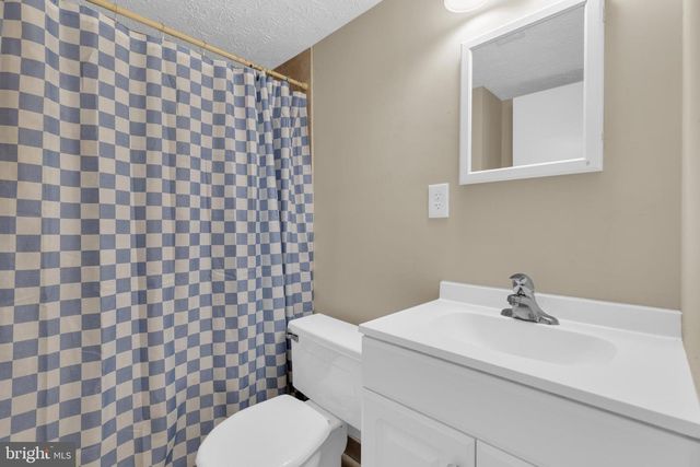 8417 GREAT LAKE LN, Springfield, VA 22153