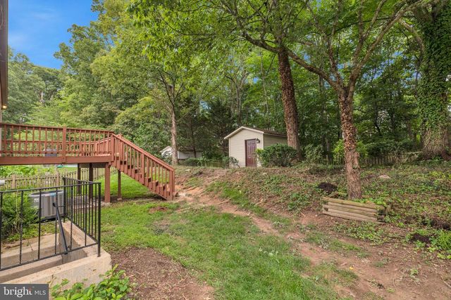 8417 GREAT LAKE LN, Springfield, VA 22153
