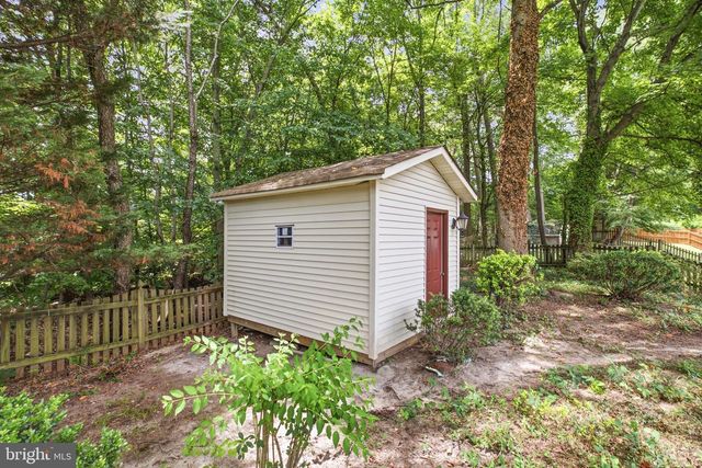 8417 GREAT LAKE LN, Springfield, VA 22153