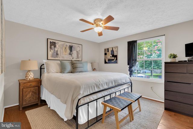 8417 GREAT LAKE LN, Springfield, VA 22153