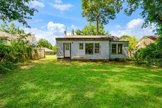 2106 Cleveland Street, Paris, TX 75460