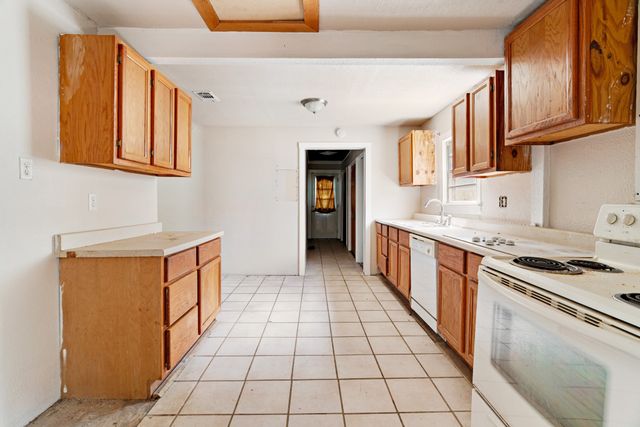 2106 Cleveland Street, Paris, TX 75460