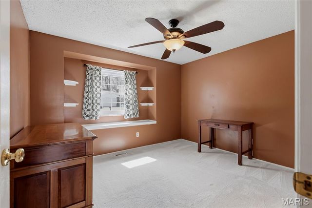 1041 Terracewood Circle, Ballwin, MO 63011