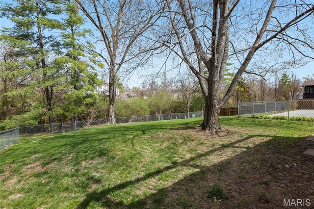 1041 Terracewood Circle, Ballwin, MO 63011