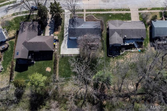 1041 Terracewood Circle, Ballwin, MO 63011