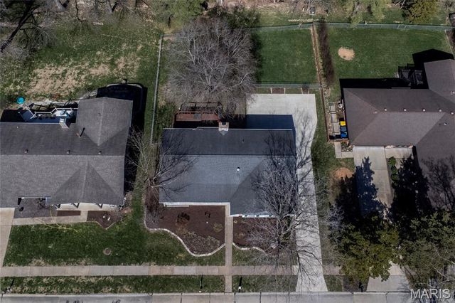 1041 Terracewood Circle, Ballwin, MO 63011