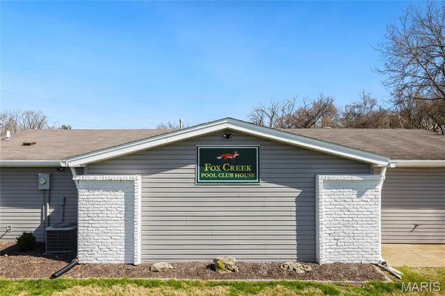 1041 Terracewood Circle, Ballwin, MO 63011