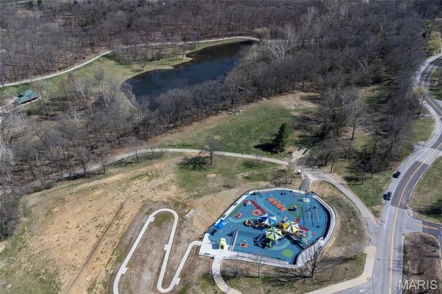 1041 Terracewood Circle, Ballwin, MO 63011