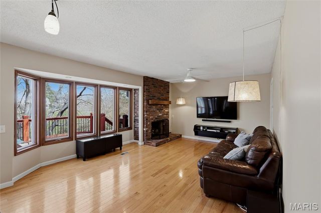 1041 Terracewood Circle, Ballwin, MO 63011