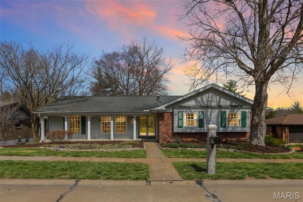 1041 Terracewood Circle, Ballwin, MO 63011