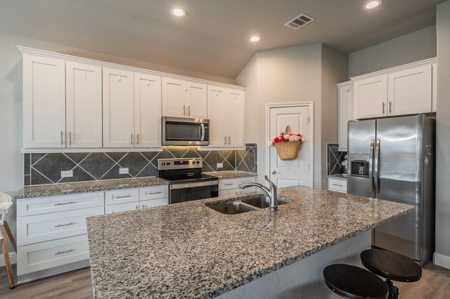 1432 Eagle Nest Drive, Pelican Bay, TX 76020