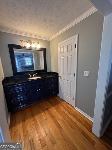 2282 Westridge Dr, Snellville, GA 30078