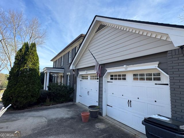 2282 Westridge Dr, Snellville, GA 30078