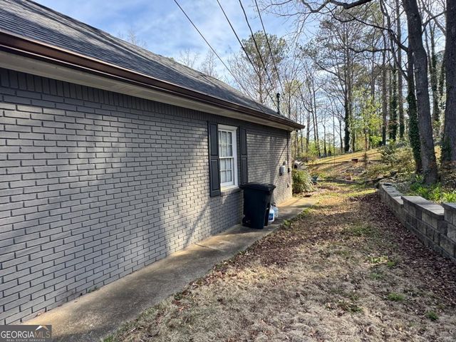 2282 Westridge Dr, Snellville, GA 30078