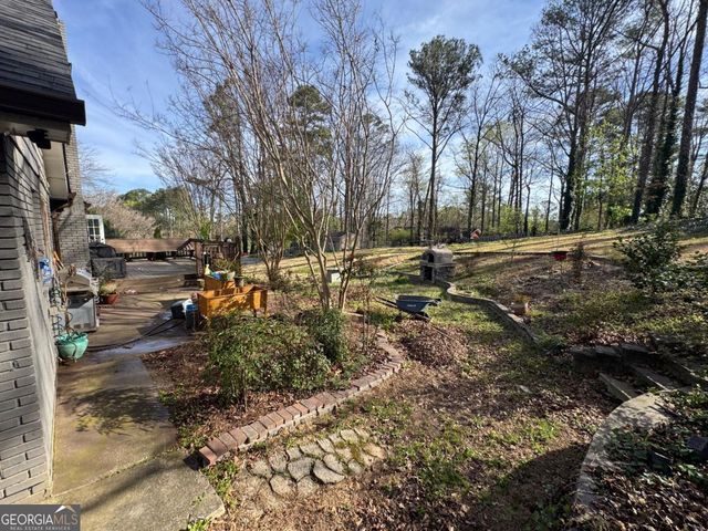 2282 Westridge Dr, Snellville, GA 30078