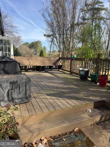 2282 Westridge Dr, Snellville, GA 30078