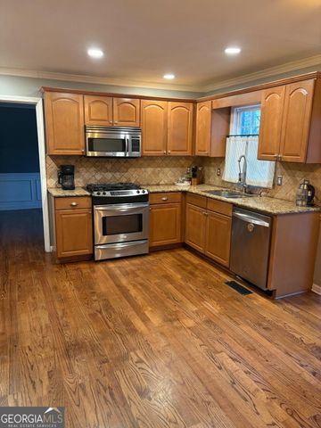 2282 Westridge Dr, Snellville, GA 30078