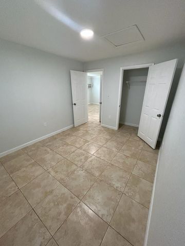 1119 NW 6TH Avenue 4, Pompano Beach, FL 33060
