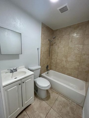 1119 NW 6TH Avenue 4, Pompano Beach, FL 33060