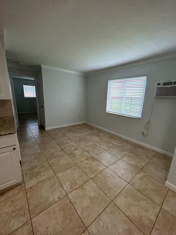 1119 NW 6TH Avenue 4, Pompano Beach, FL 33060