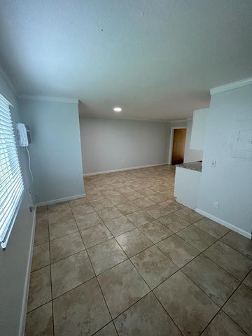1119 NW 6TH Avenue 4, Pompano Beach, FL 33060