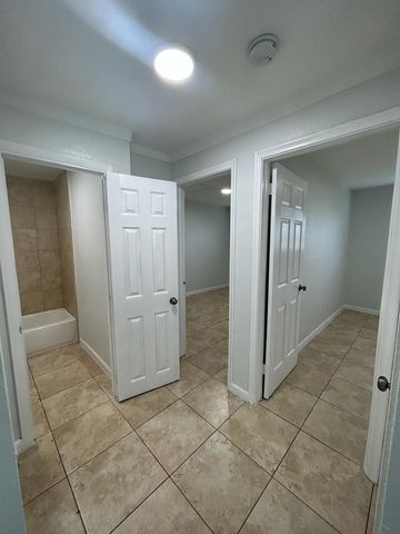 1119 NW 6TH Avenue 4, Pompano Beach, FL 33060