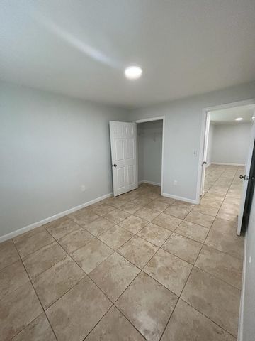 1119 NW 6TH Avenue 4, Pompano Beach, FL 33060
