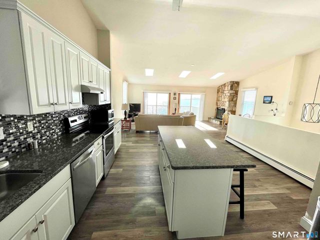 747 East Broadway, Milford, CT 06460