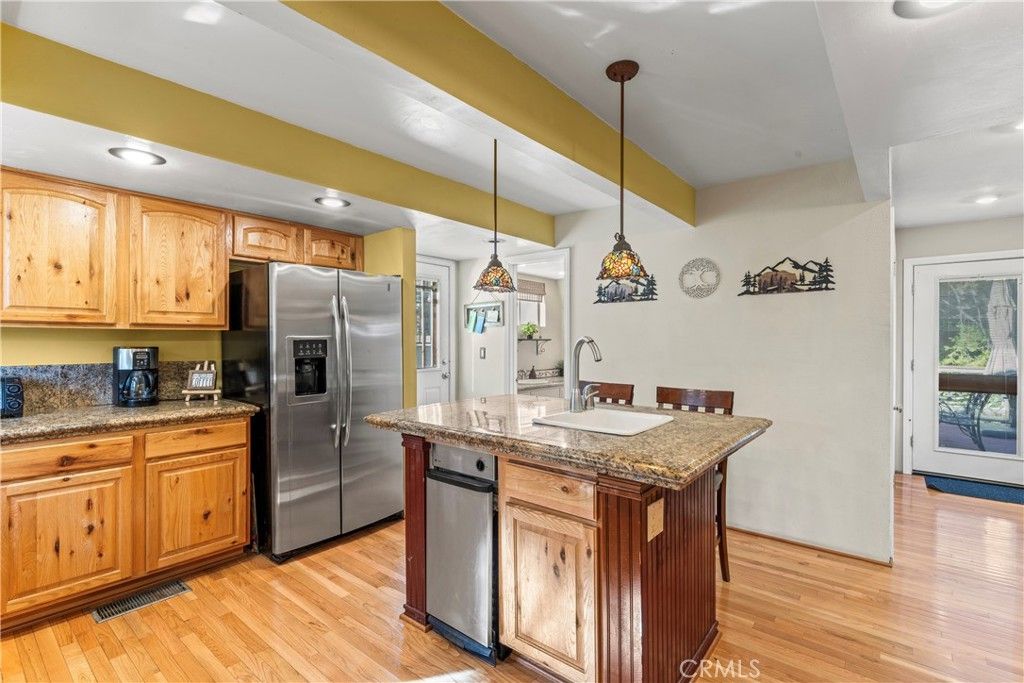 Image 11 of property listing at 1289 Aleutian, Lake Arrowhead, CA 92352