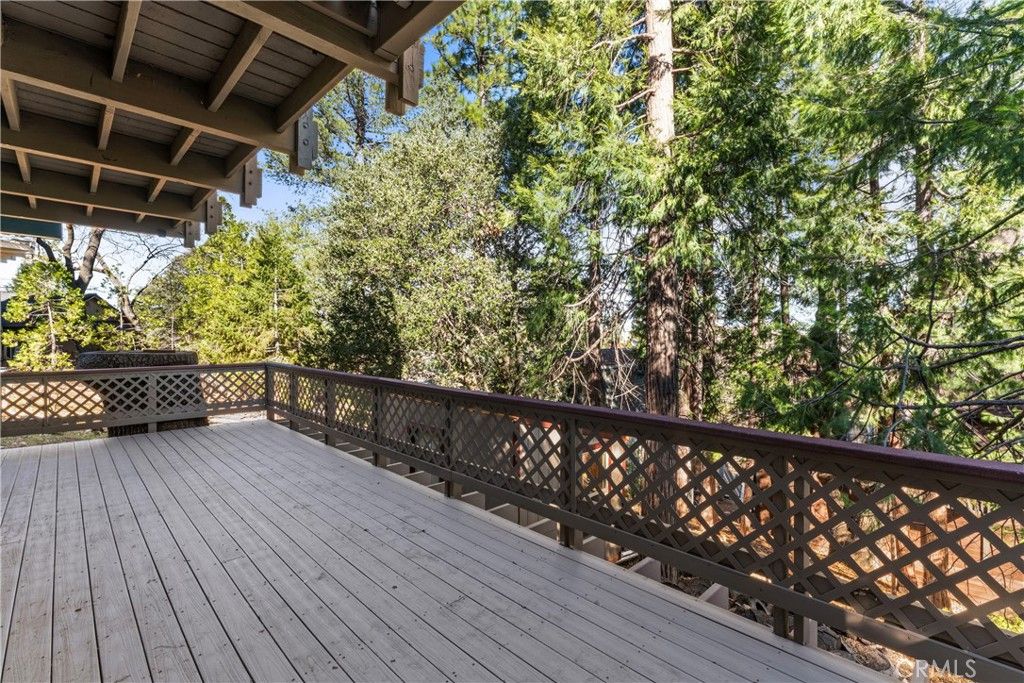 Image 23 of property listing at 1289 Aleutian, Lake Arrowhead, CA 92352