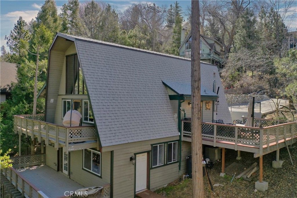 Image 33 of property listing at 1289 Aleutian, Lake Arrowhead, CA 92352