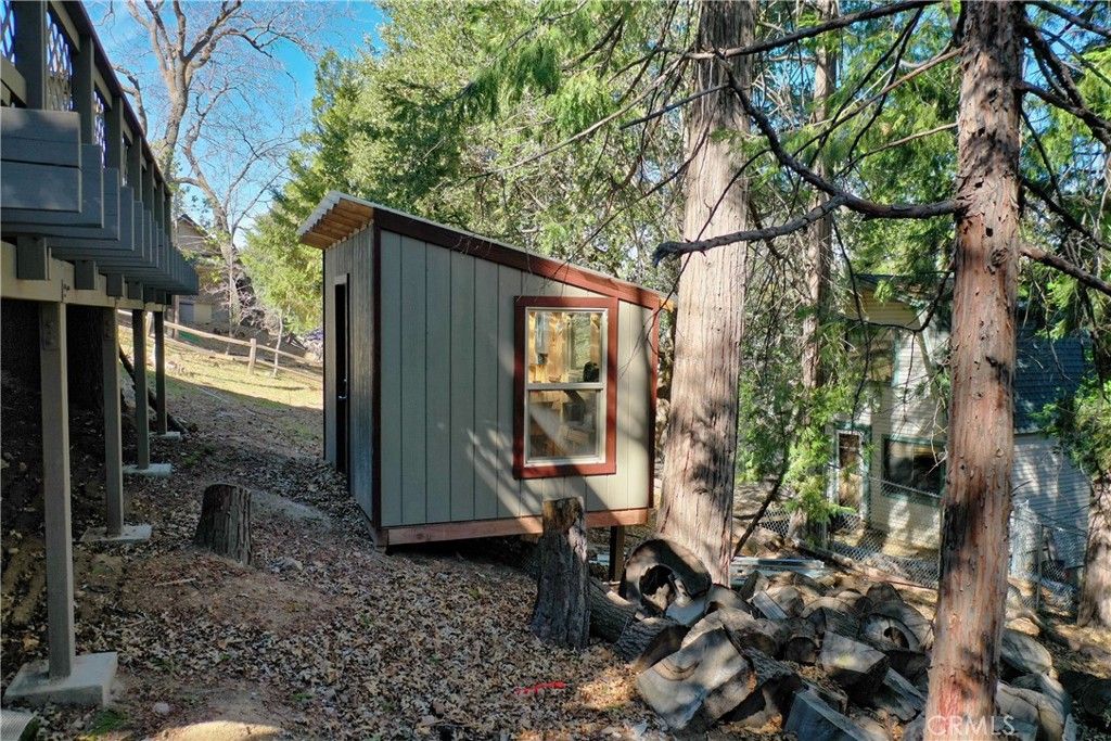 Image 35 of property listing at 1289 Aleutian, Lake Arrowhead, CA 92352