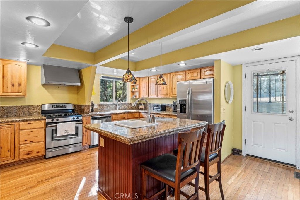 Image 9 of property listing at 1289 Aleutian, Lake Arrowhead, CA 92352