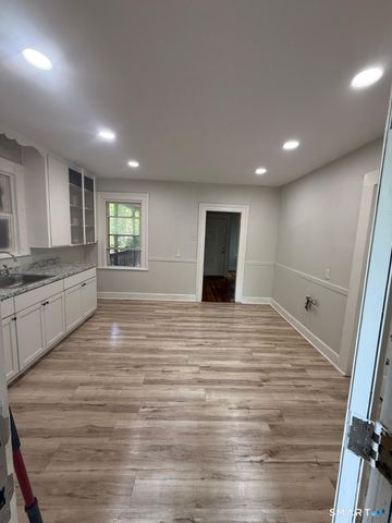 46 Washington Street 1B, Waterbury, CT 06706