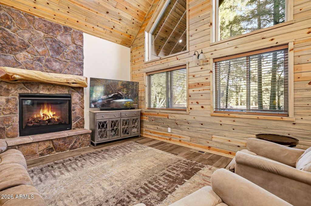 Image 12 of property listing at 3408 PONDEROSA Loop, Heber, AZ 85928