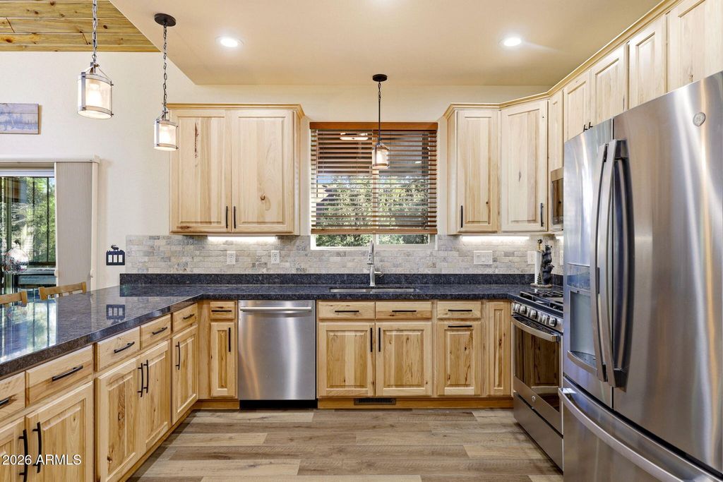 Image 17 of property listing at 3408 PONDEROSA Loop, Heber, AZ 85928