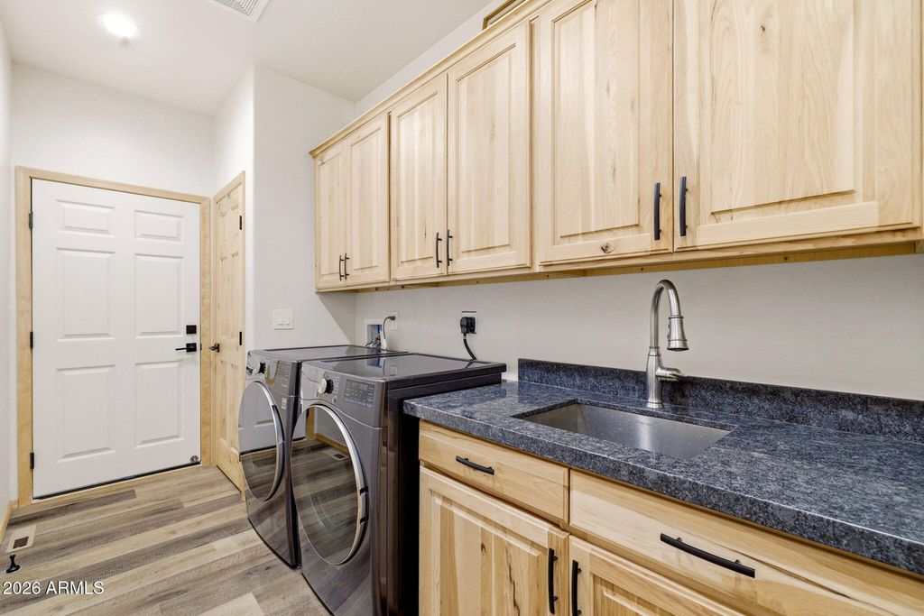 Image 24 of property listing at 3408 PONDEROSA Loop, Heber, AZ 85928