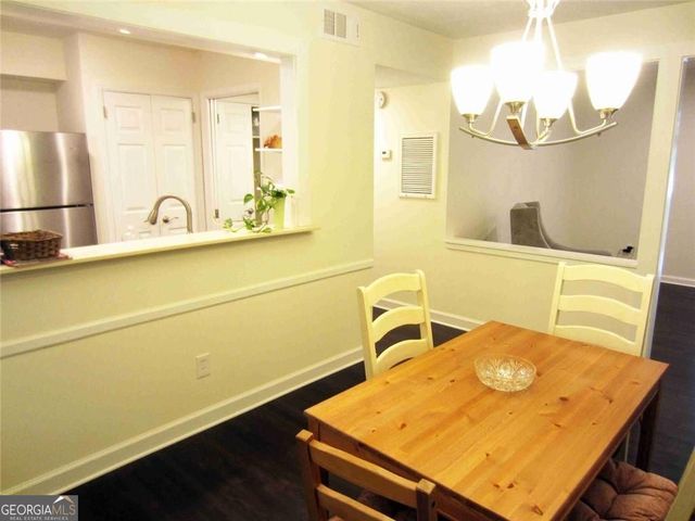 11 Cantey Place NW, Atlanta, GA 30327