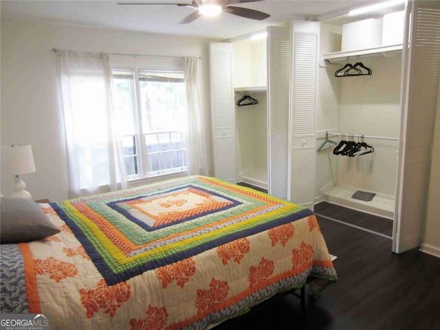 11 Cantey Place NW, Atlanta, GA 30327