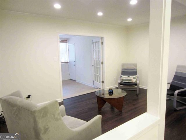 11 Cantey Place NW, Atlanta, GA 30327